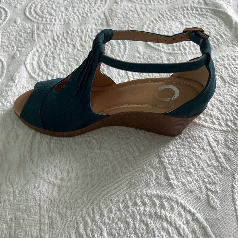 Journey Collection Women Blue Kenzie Comfort Soles, Wedge Sandals, Size 61/2 M . - Picture 6 of 9